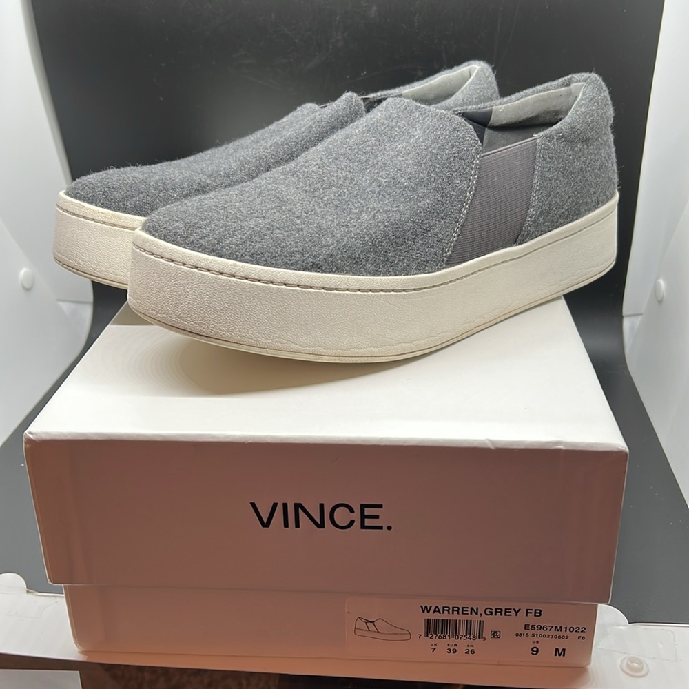 Vince Camuto, Warren slip on sneakers in a gray size 9 medium ￼